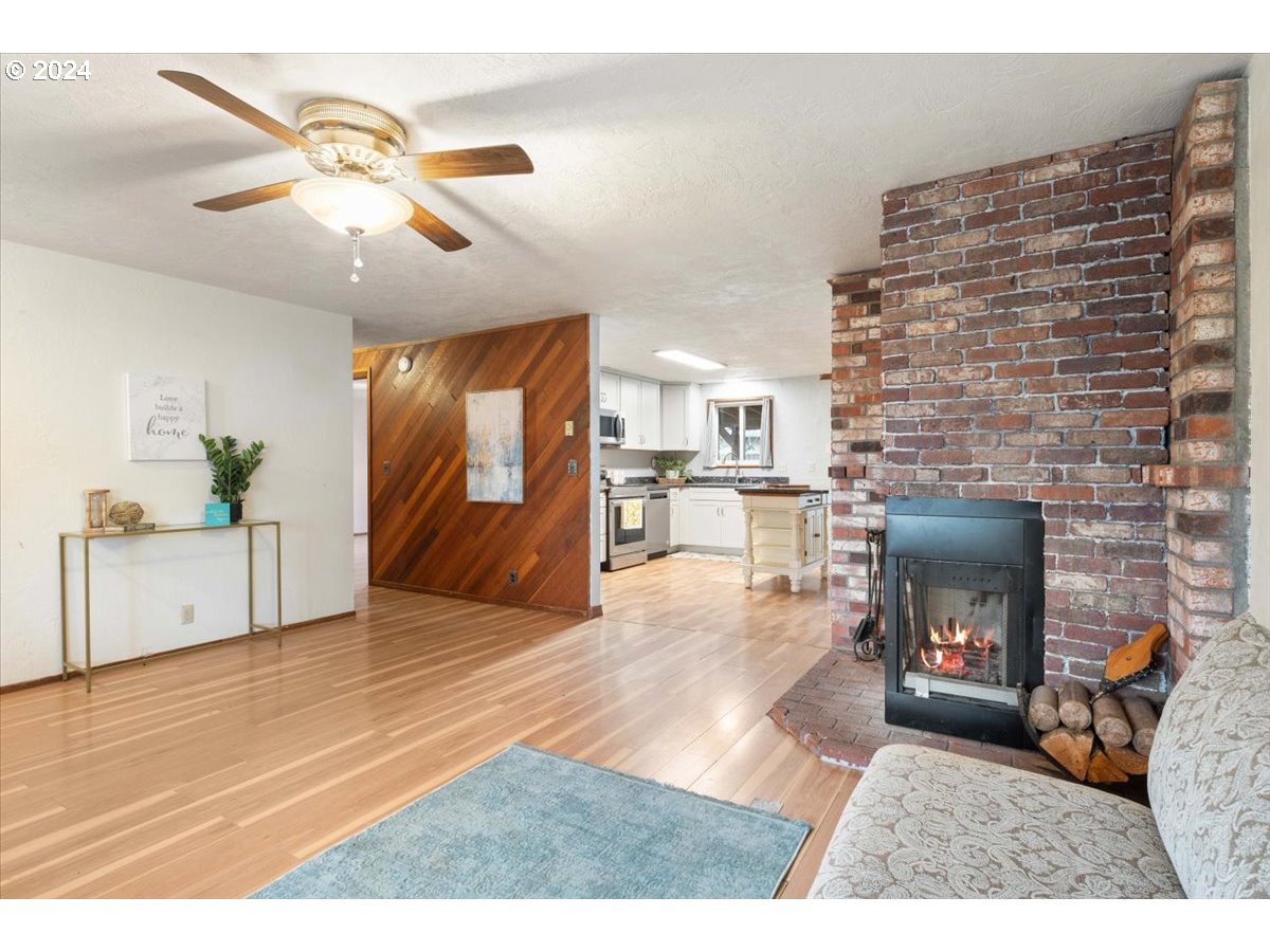 4890 E Street Springfield, OR 97478 - Photo 10 of 40