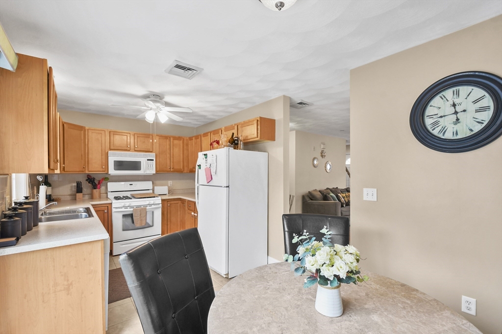 5239 North Main Street, Unit 7 Fall River, MA 02720 - Photo 9 of 28 Gallery Image 9