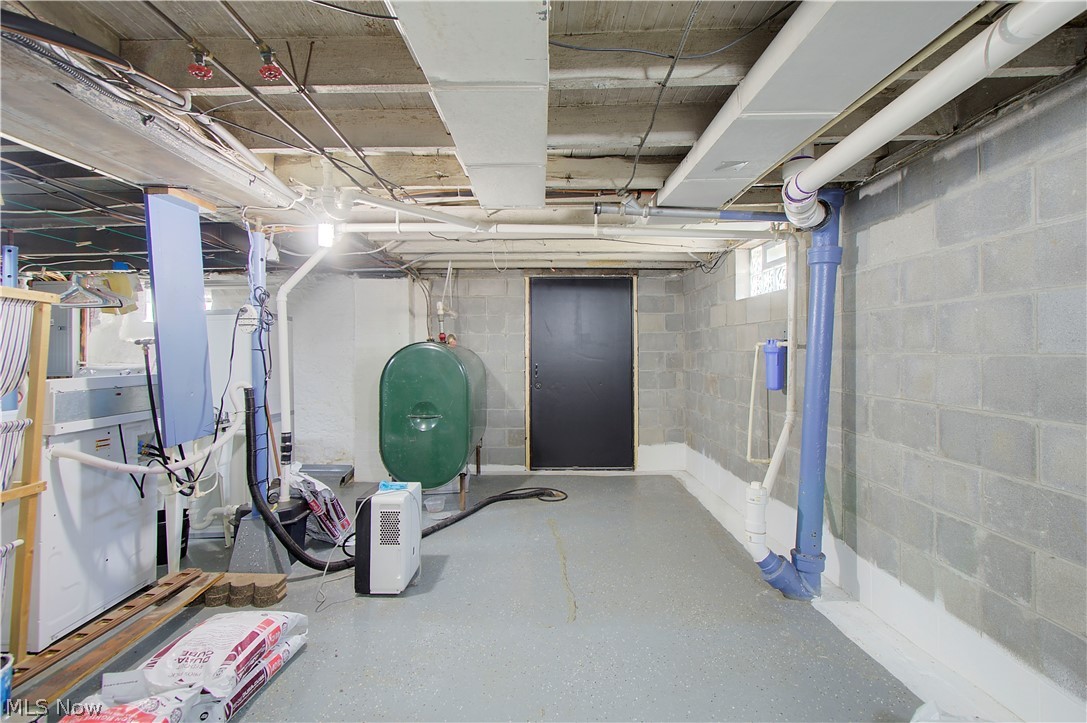 2385 Valley Road Beloit, OH 44609 - Photo 28 of 50 Basement