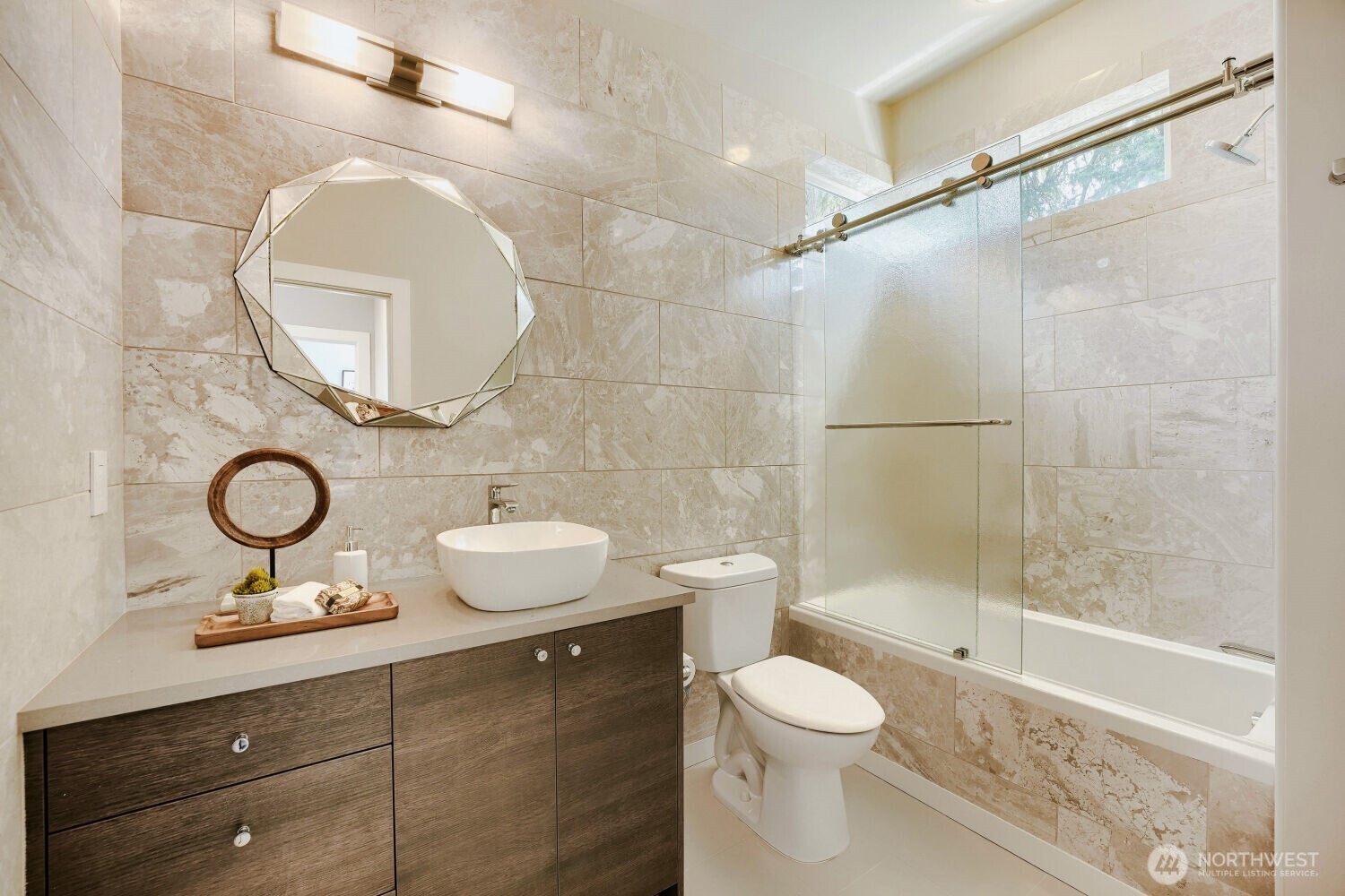 6533 34th Avenue Southwest, Unit B Seattle, WA 98126 - Photo 25 of 34
