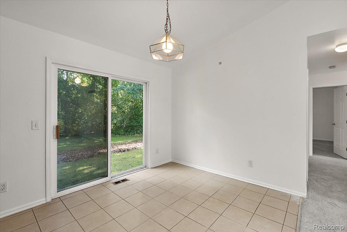4309 South Baldwin Road Lake Orion, MI 48359 - Photo 25 of 47 23-4309 S Baldwin-23.jpg