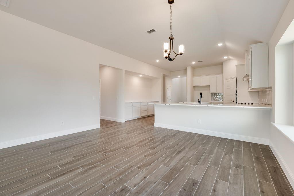 816 Sanders Road Whitesboro, TX 76273 - Photo 11 of 34