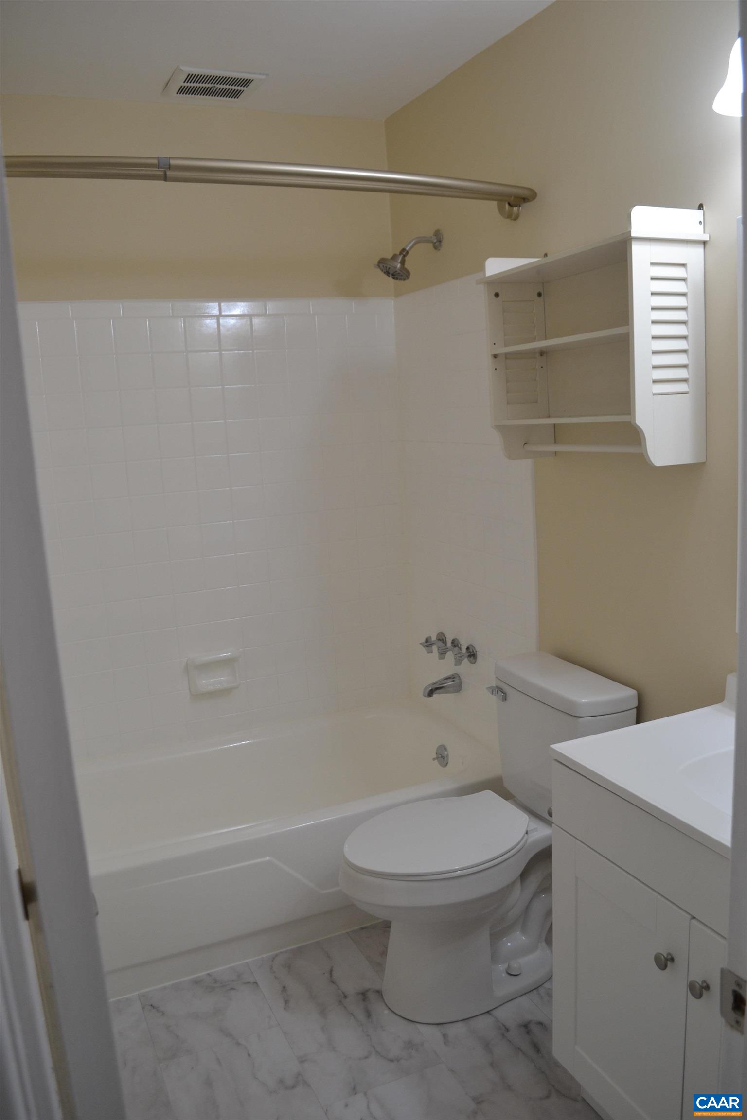 2527 Hydraulic Road, Unit 29 Charlottesville, VA 22901 - Photo 14 of 17 Gallery Image 14