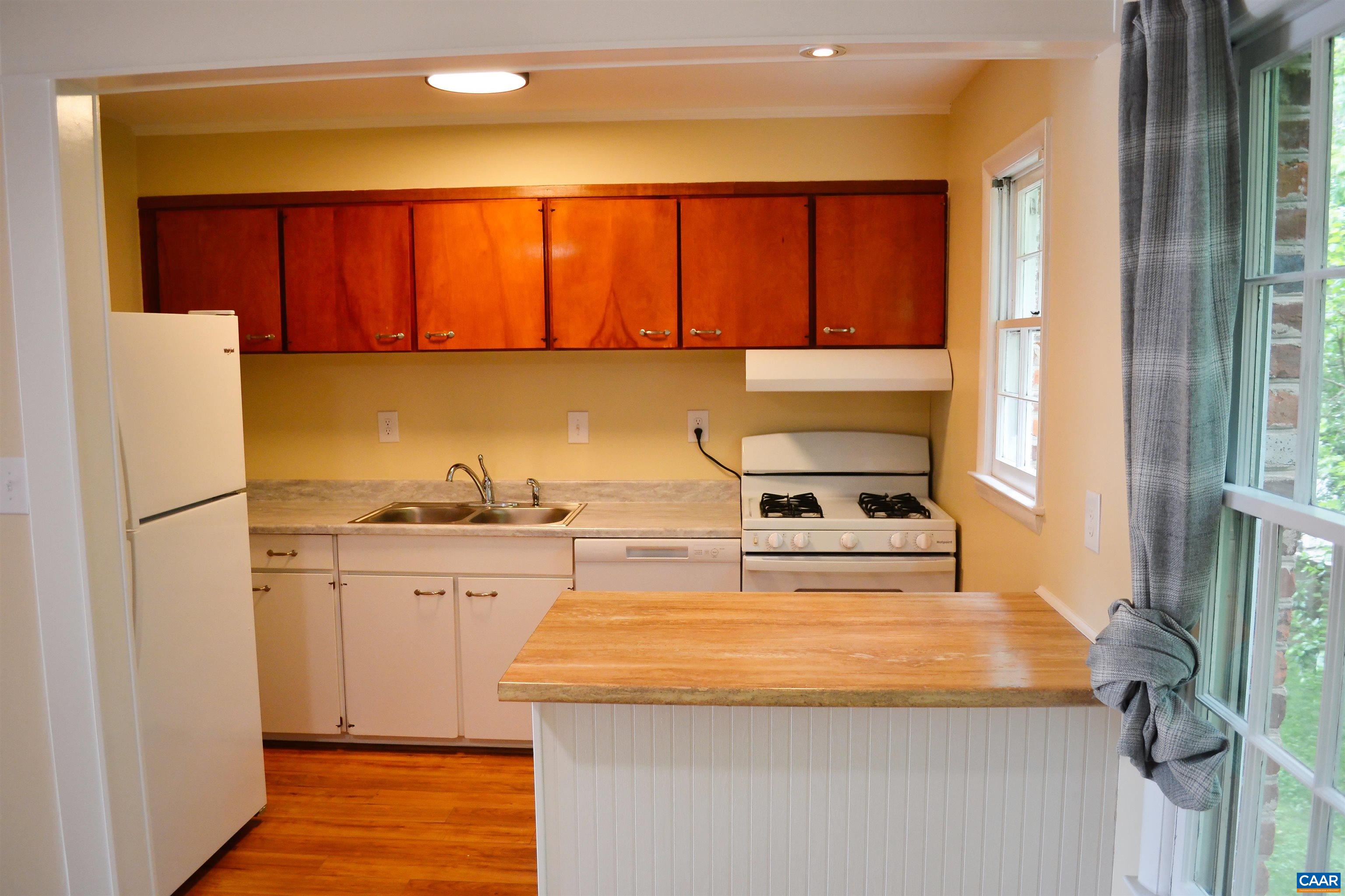 2527 Hydraulic Road, Unit 29 Charlottesville, VA 22901 - Photo 5 of 17 Gallery Image 5