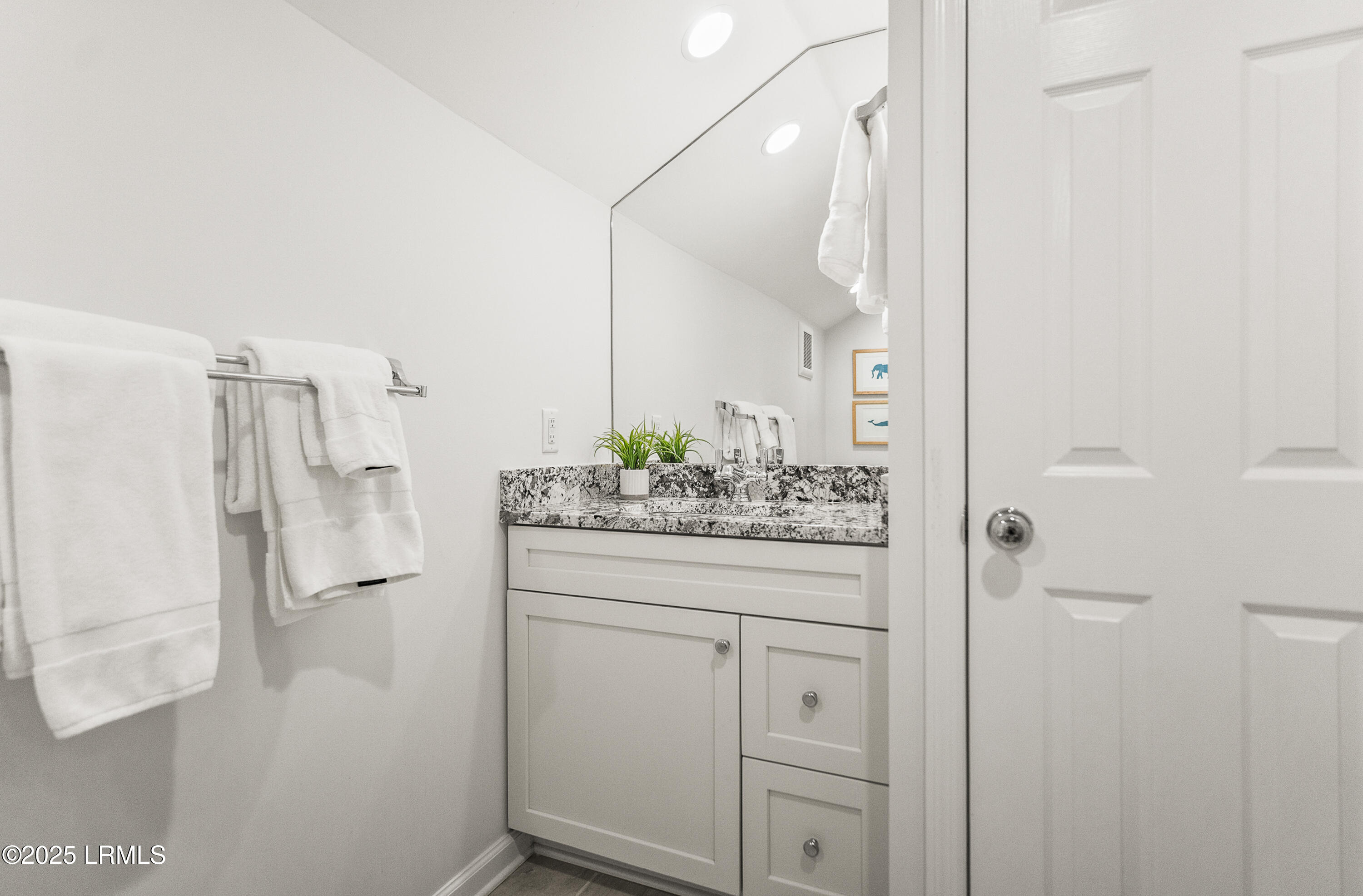 374 Dataw Drive St. Helena Island, SC 29920 - Photo 58 of 86 Upstairs En Suite