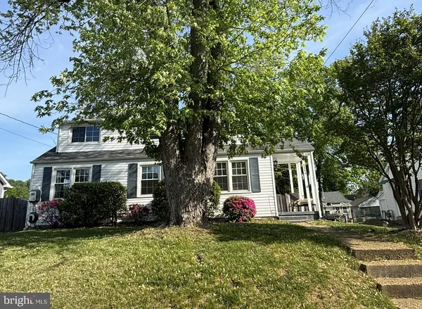 $3,200 | 6844 Westmoreland Road, Falls Church, VA 22042