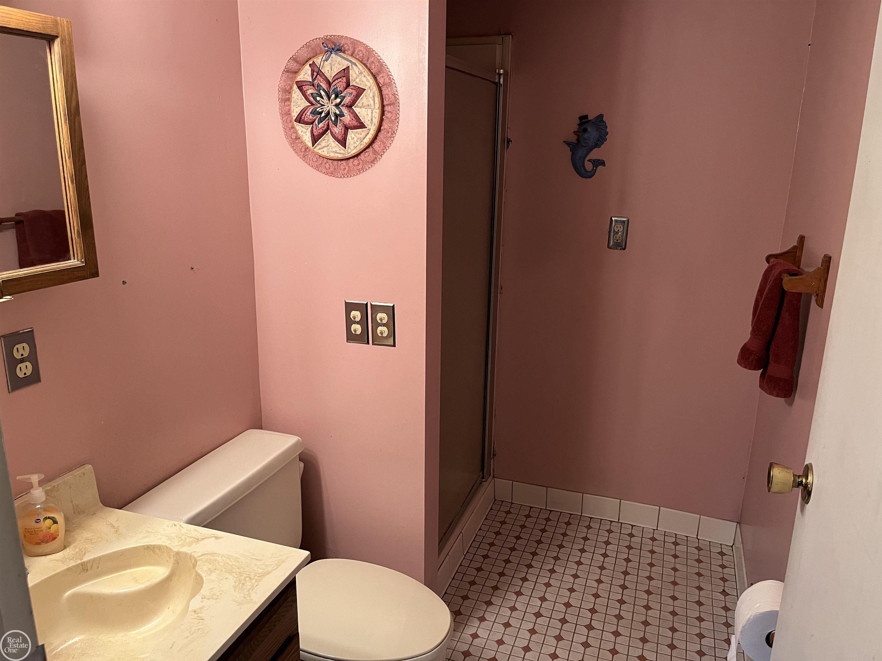 976 Hadley Road Rochester, MI 48307 - Photo 21 of 26 50107204-20.JPG
