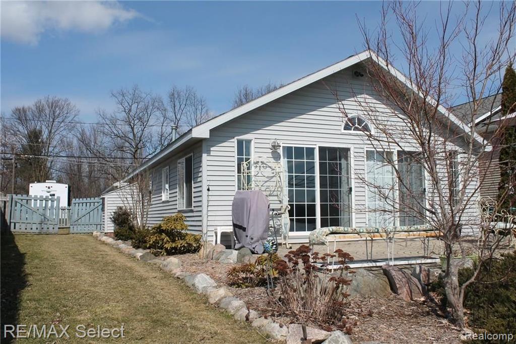 2169 Wiggins Road Fenton, MI 48430 - Photo 34 of 39