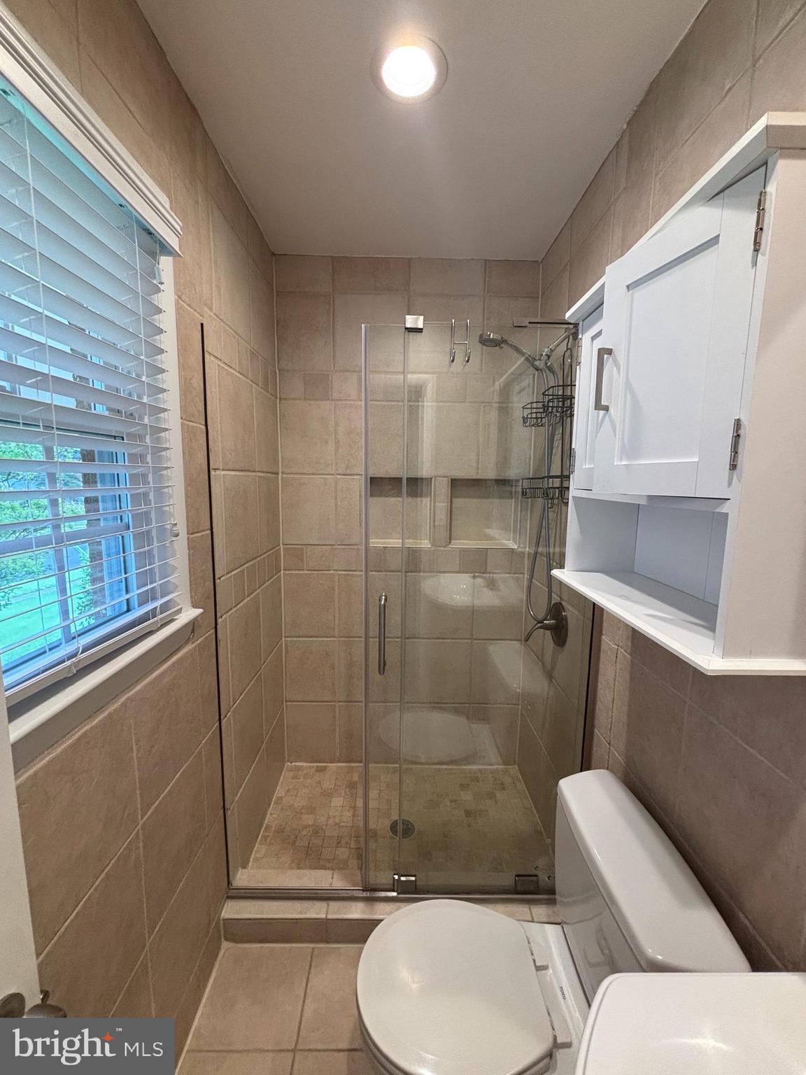 3424 Ramsgate Terrace Alexandria, VA 22309 - Photo 17 of 29 Primary Bathroom