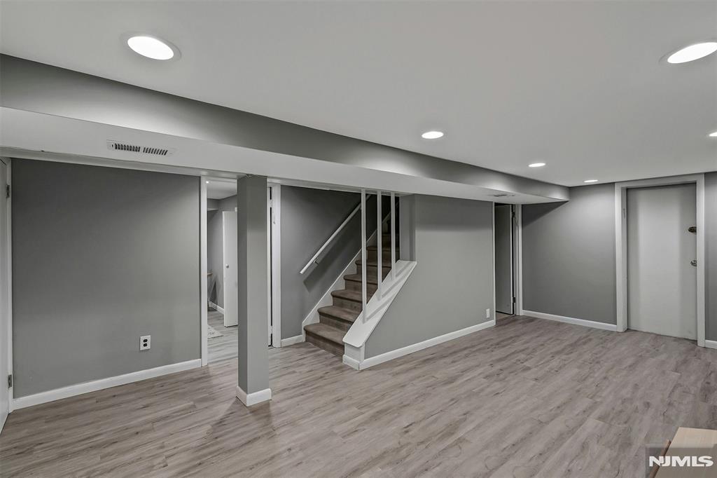 616 Rutland Avenue Teaneck, NJ 07666 - Photo 27 of 39