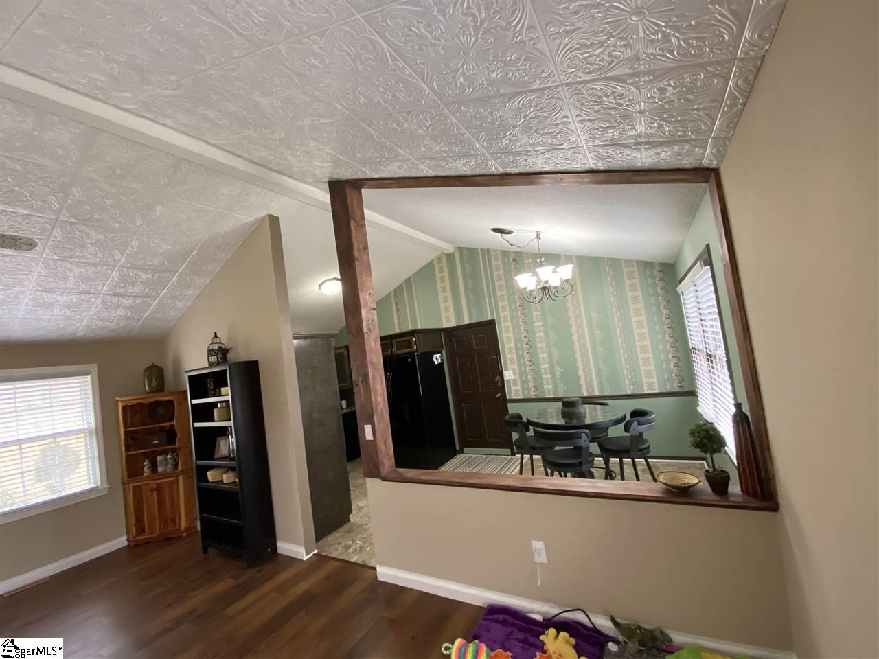 602 Westchester Road Easley, SC 29640 - Photo 3 of 31