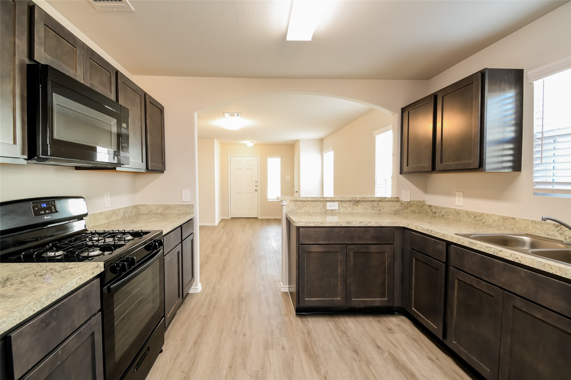 4934 Sessile Trail Spring, TX 77373 - Photo 5 of 16 Photos may be representative of the floor plan and not the exact home. Finishes, layout, and features of the actual property for lease may vary.
