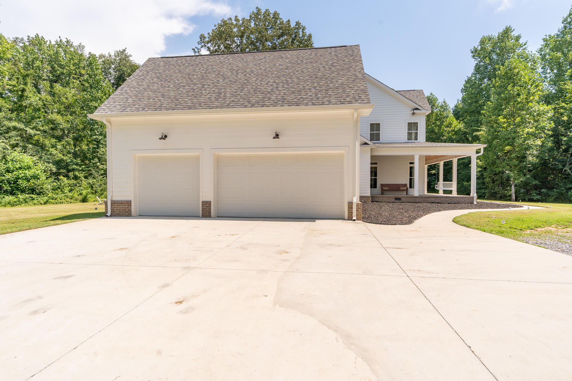 1695 East Boy Scout Road Hixson, TN 37343 - Photo 40 of 51 Garage