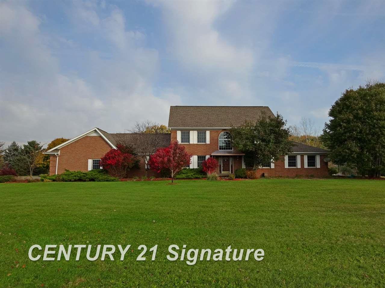 7159 Curtis Road Frankenmuth, MI 48734 - Photo 1 of 46