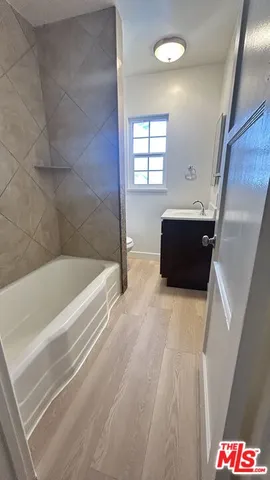 $1,725 | 202 North Locust Street, Inglewood, CA 90301