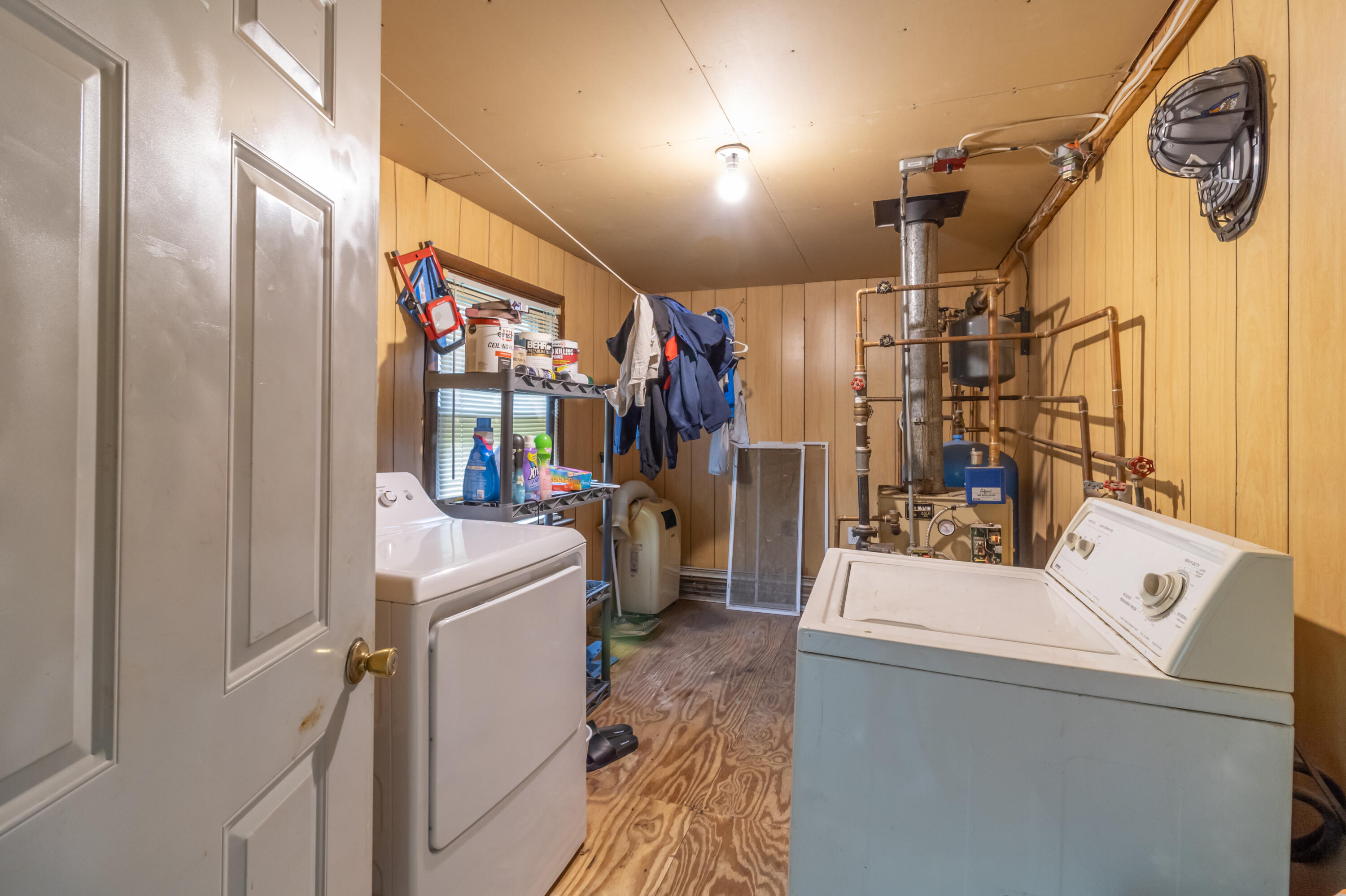 114 Harris Road Stockton Springs, ME 04981 - Photo 28 of 38 114 Harris Road Interiors-10