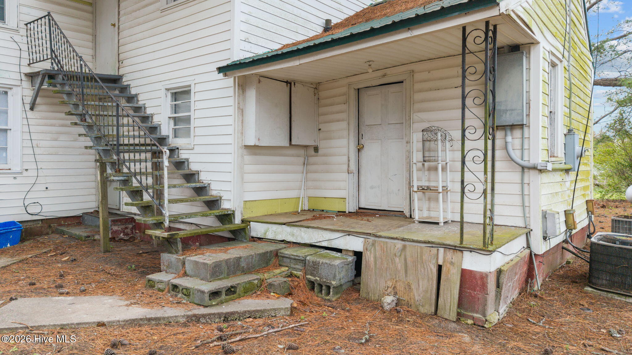 408 Boush Street Roper, NC 27970 - Photo 42 of 51 Rear Entrances