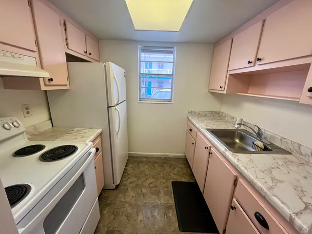 $1,800 | 637 Northeast 6th Court, Unit C, Boynton Beach, FL 33435