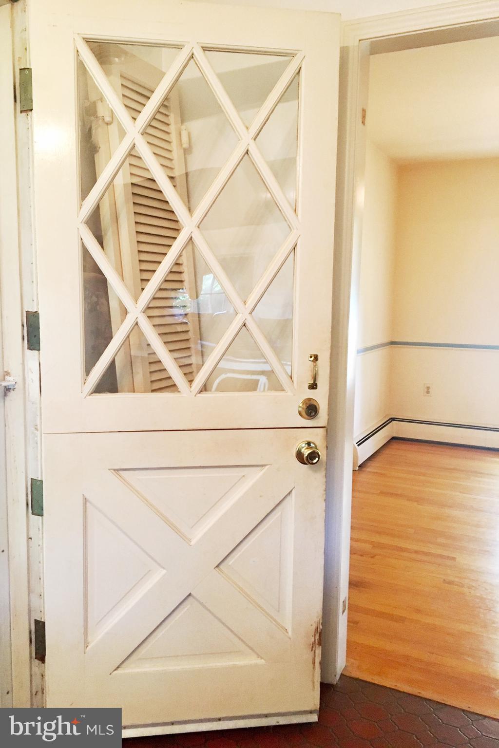 12010 Simpson Road Clarksville, MD 21029 - Photo 22 of 31 Dutch door from garage into kitchen.