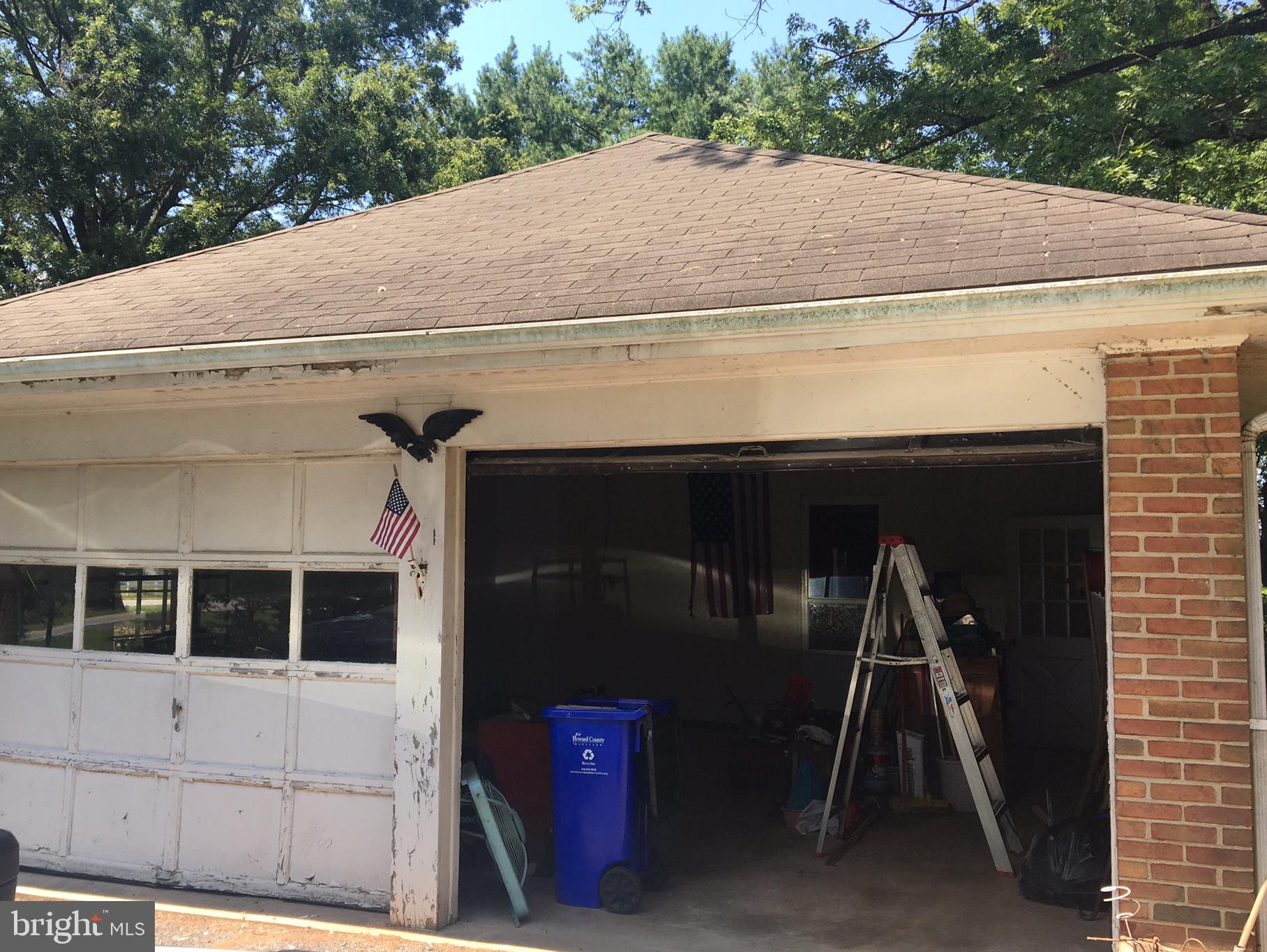 12010 Simpson Road Clarksville, MD 21029 - Photo 29 of 31 Side Garage leads to kitchen & own door to bakyard