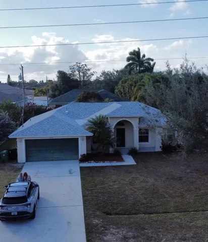 $2,400 | 4542 Southwest Savona Boulevard, Port St. Lucie, FL 34953