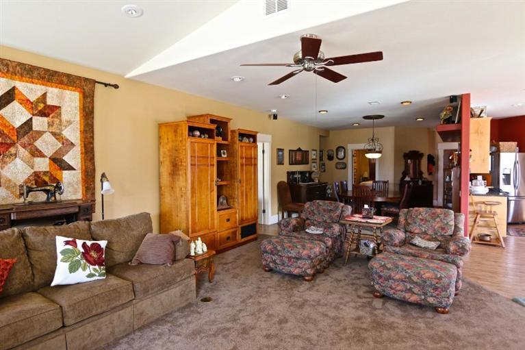 29490 Fawn Way Tehachapi, CA 93561 - Photo 16 of 44 Gallery Image 16
