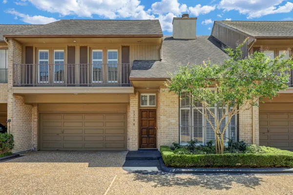 $2,500 | 2313 Nantucket Drive, Unit B, Houston, TX 77057