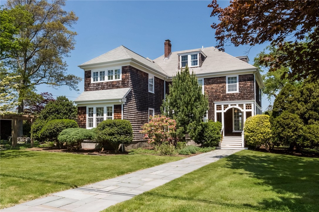 36 Whittier Road Jamestown, RI 02835 - Photo 3 of 40 Gallery Image 3