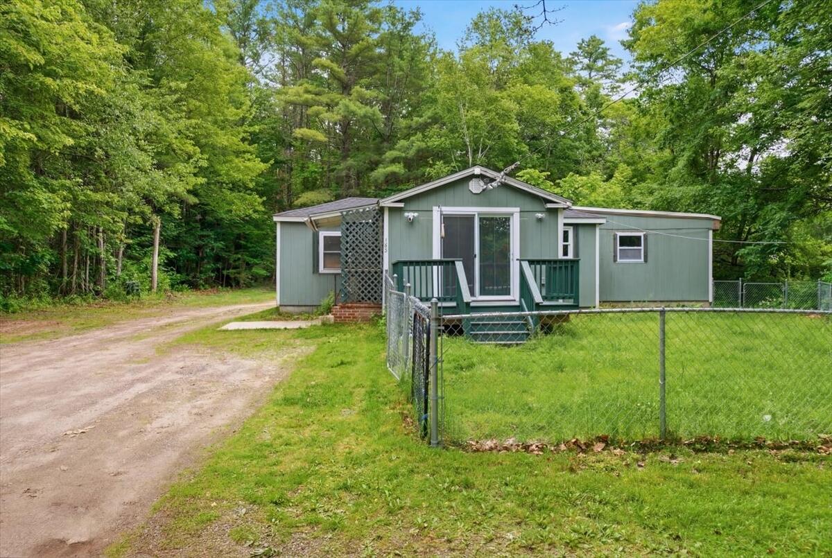 182 Manley Road Auburn, ME 04210 - Photo 2 of 52 03-DSC01132_reedit_c6544ea9