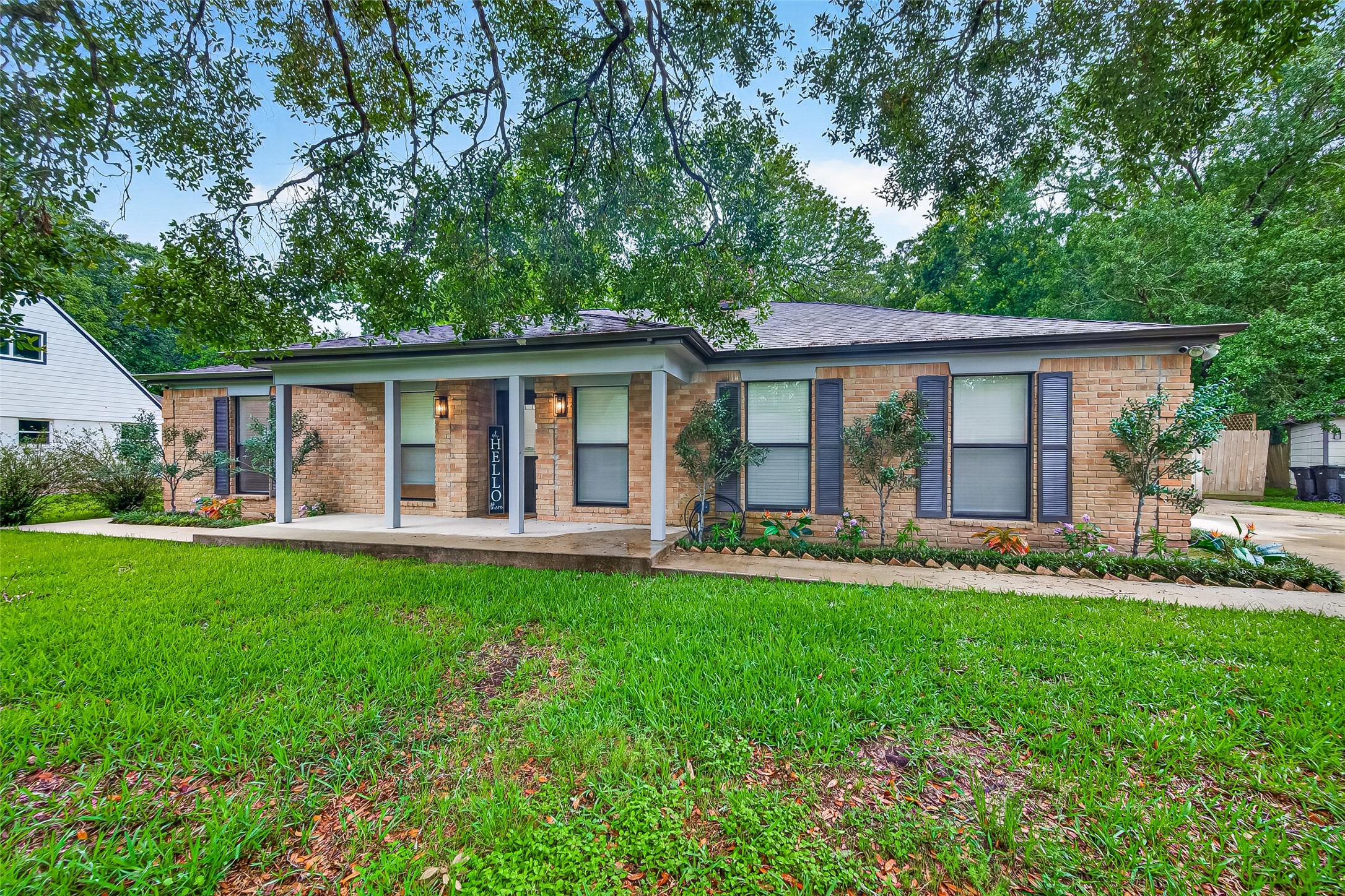 548 Brandon Road Conroe, TX 77302 - Photo 35 of 37 Beautifully maintained FULLY FURNISHED 4 bedroom/3 bath home offers modern updates, abundant natural light and an open concept floorplan