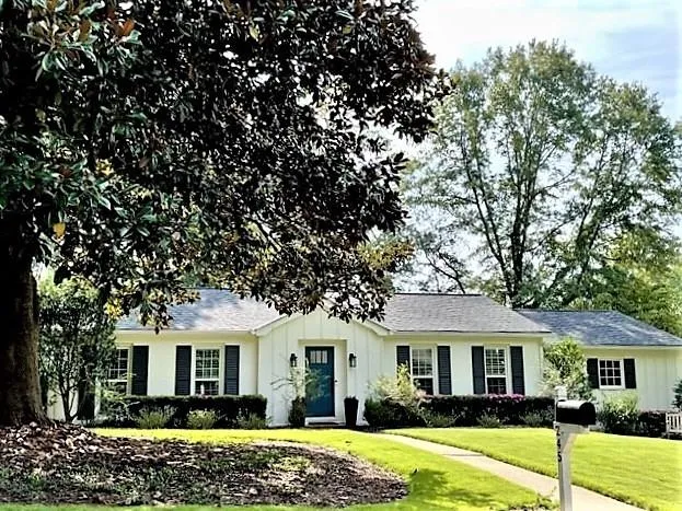 $3,195 | 245 Willow Springs Drive, Roswell, GA 30075