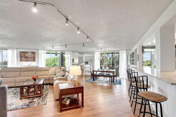 $3,500 | 4770 Fountains Drive South, Unit 304, Lake Worth, FL 33467