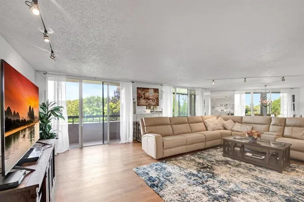 $3,500 | 4770 Fountains Drive South, Unit 304, Lake Worth, FL 33467