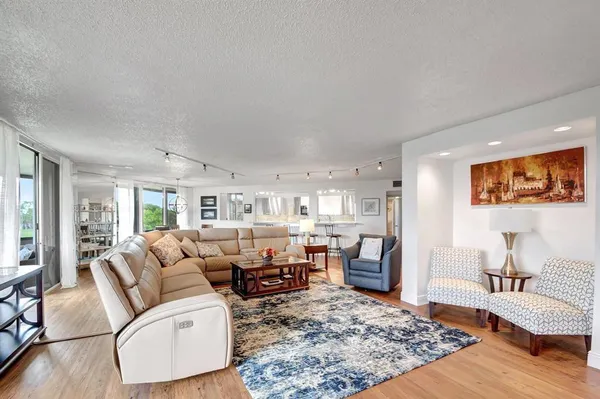 $3,500 | 4770 Fountains Drive South, Unit 304, Lake Worth, FL 33467