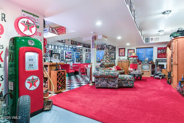 a view of outdoor area with book shelves