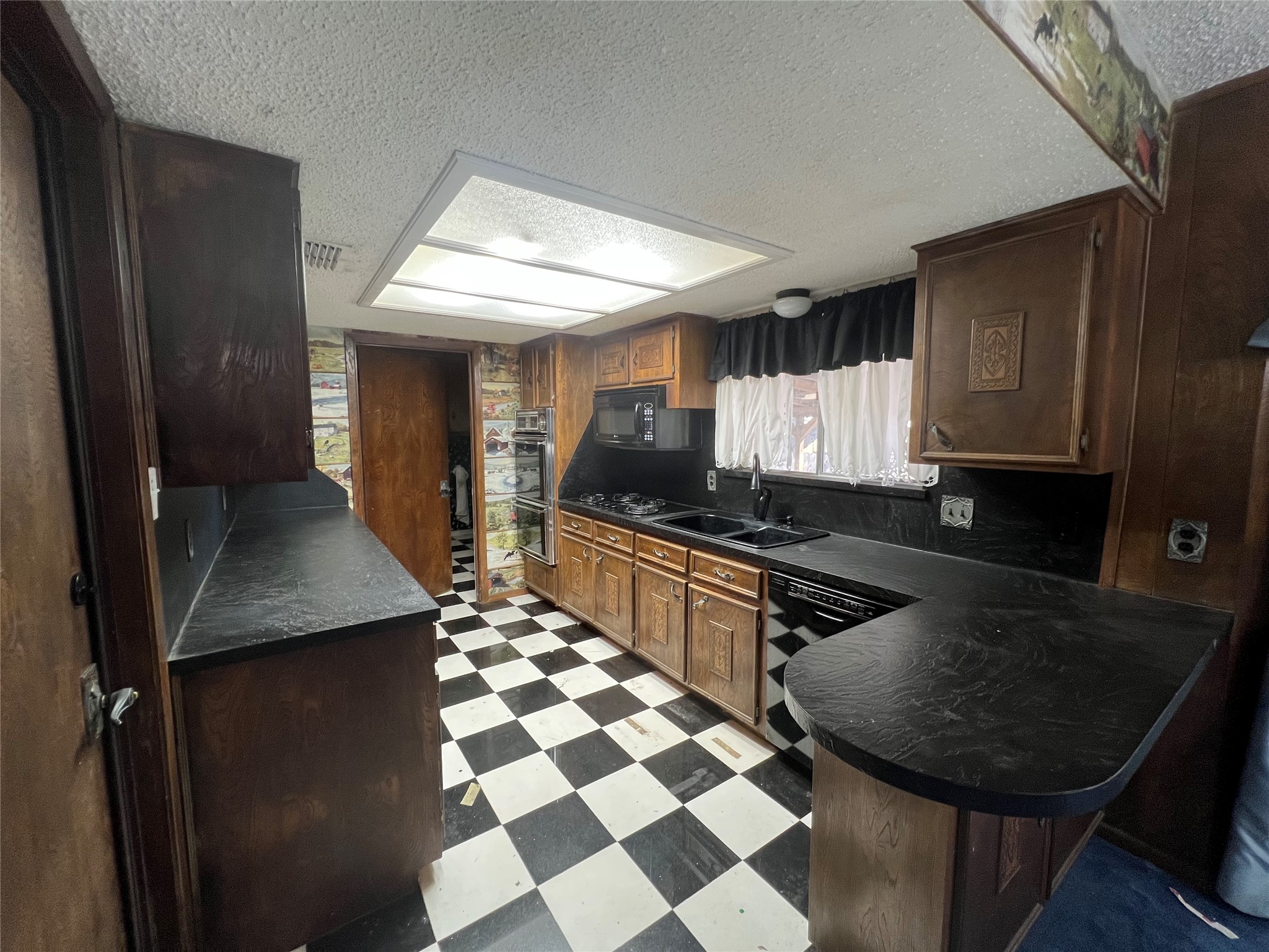 1302 Oak Shadows Circle Austin, TX 78758 - Photo 16 of 34