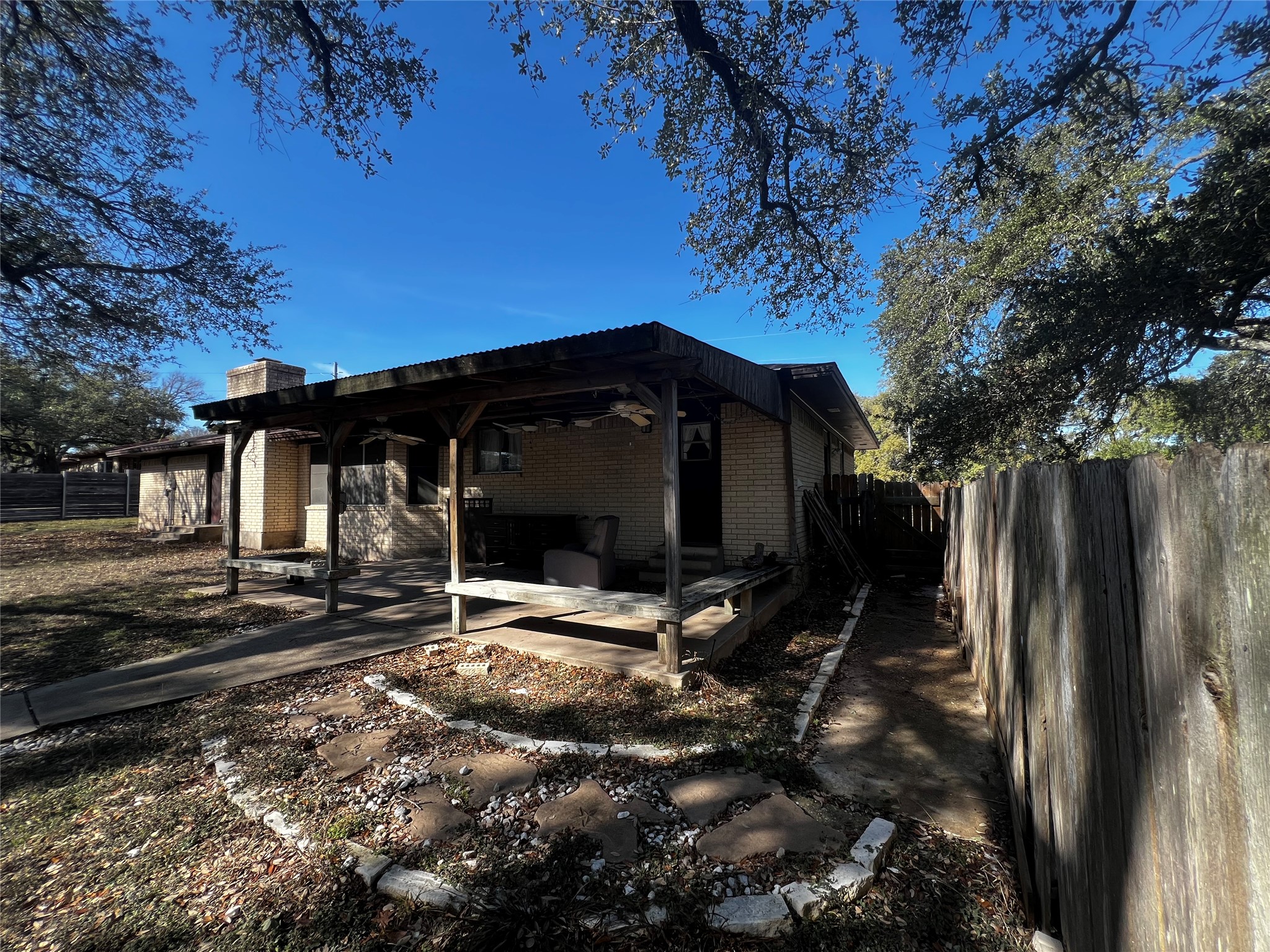 1302 Oak Shadows Circle Austin, TX 78758 - Photo 8 of 34