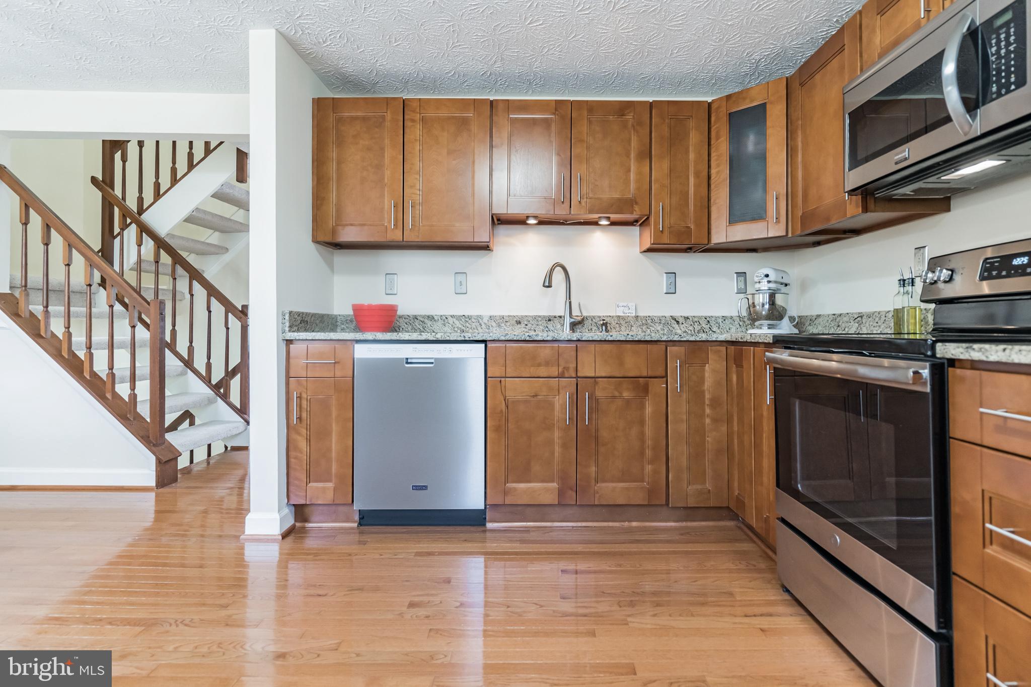 1610 Barnstead Drive Reston, VA 20194 - Photo 11 of 33