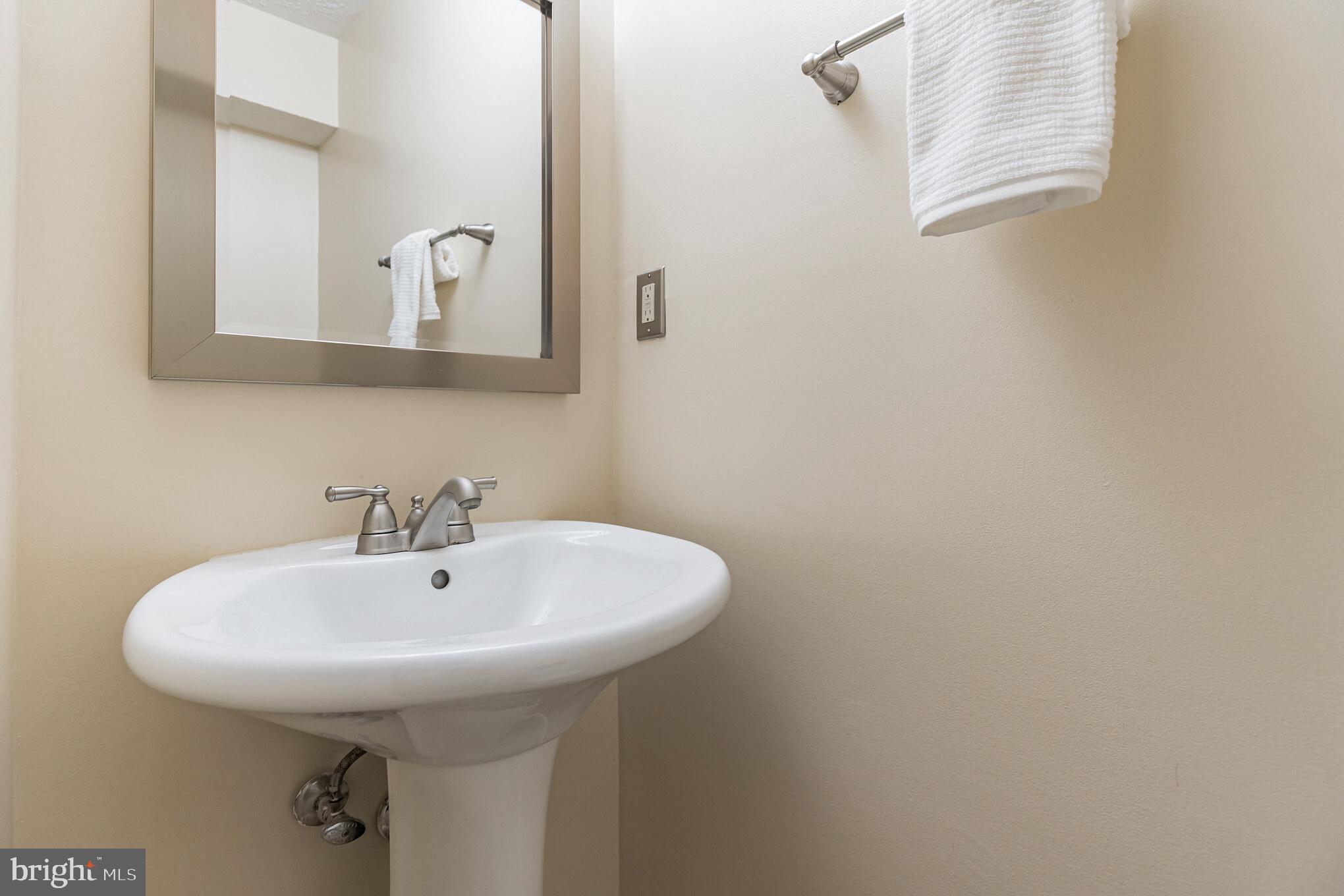 1610 Barnstead Drive Reston, VA 20194 - Photo 28 of 33 Powder Room on Lower Level