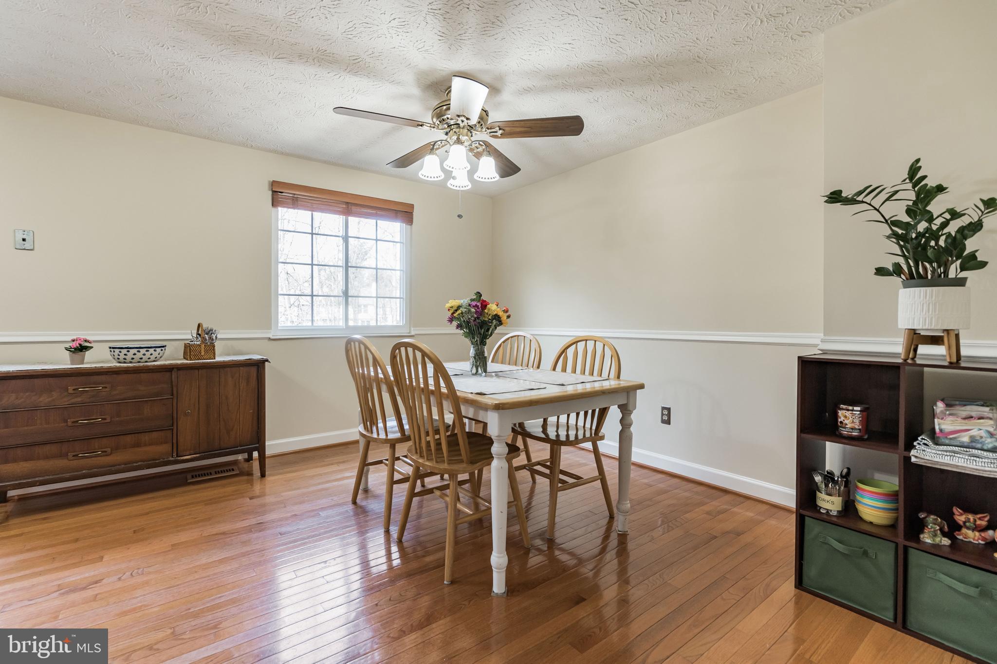 1610 Barnstead Drive Reston, VA 20194 - Photo 6 of 33 Comfortable Dining