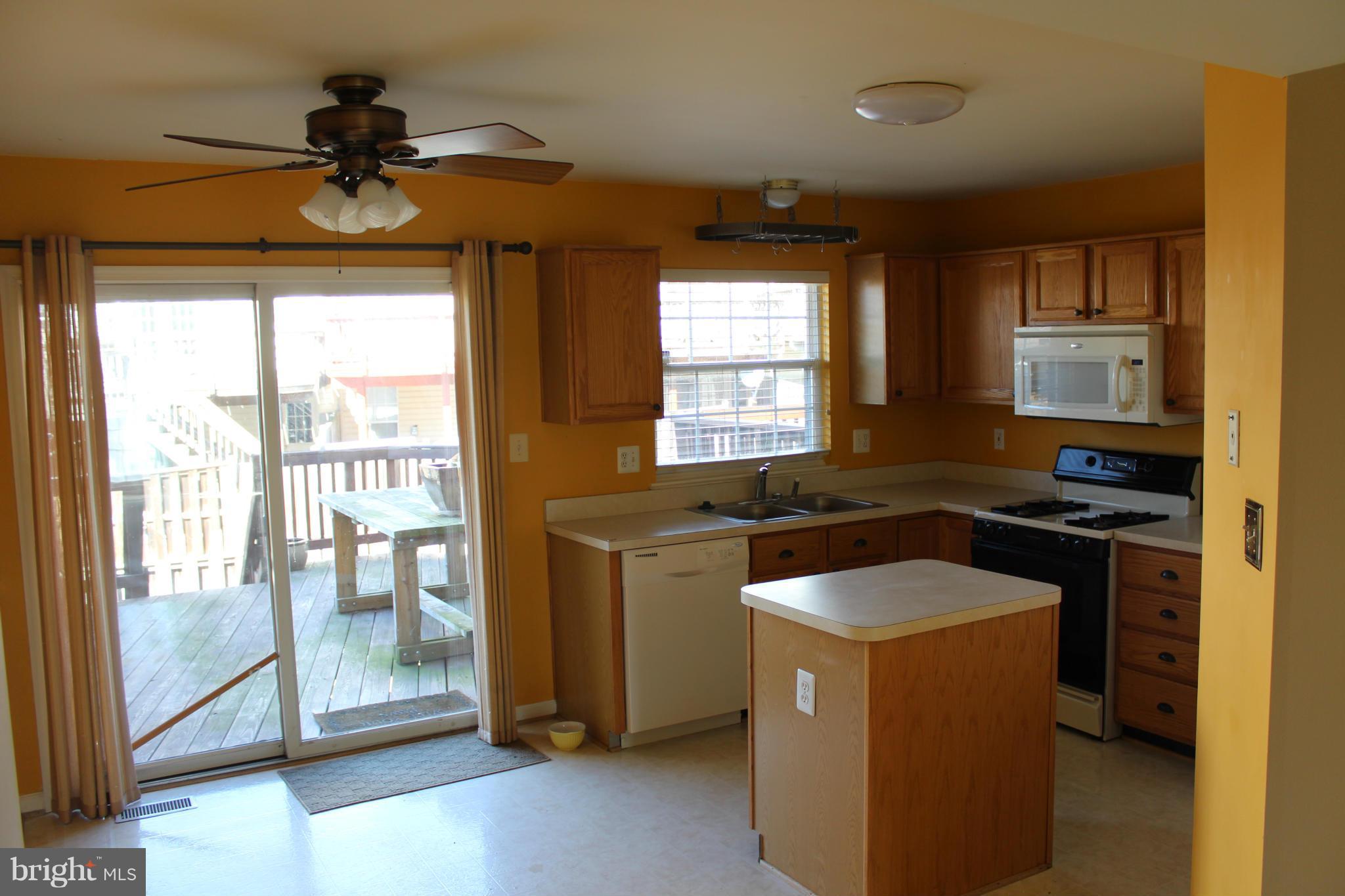 14152 Asher View Centreville, VA 20121 - Photo 2 of 14 Kitchen