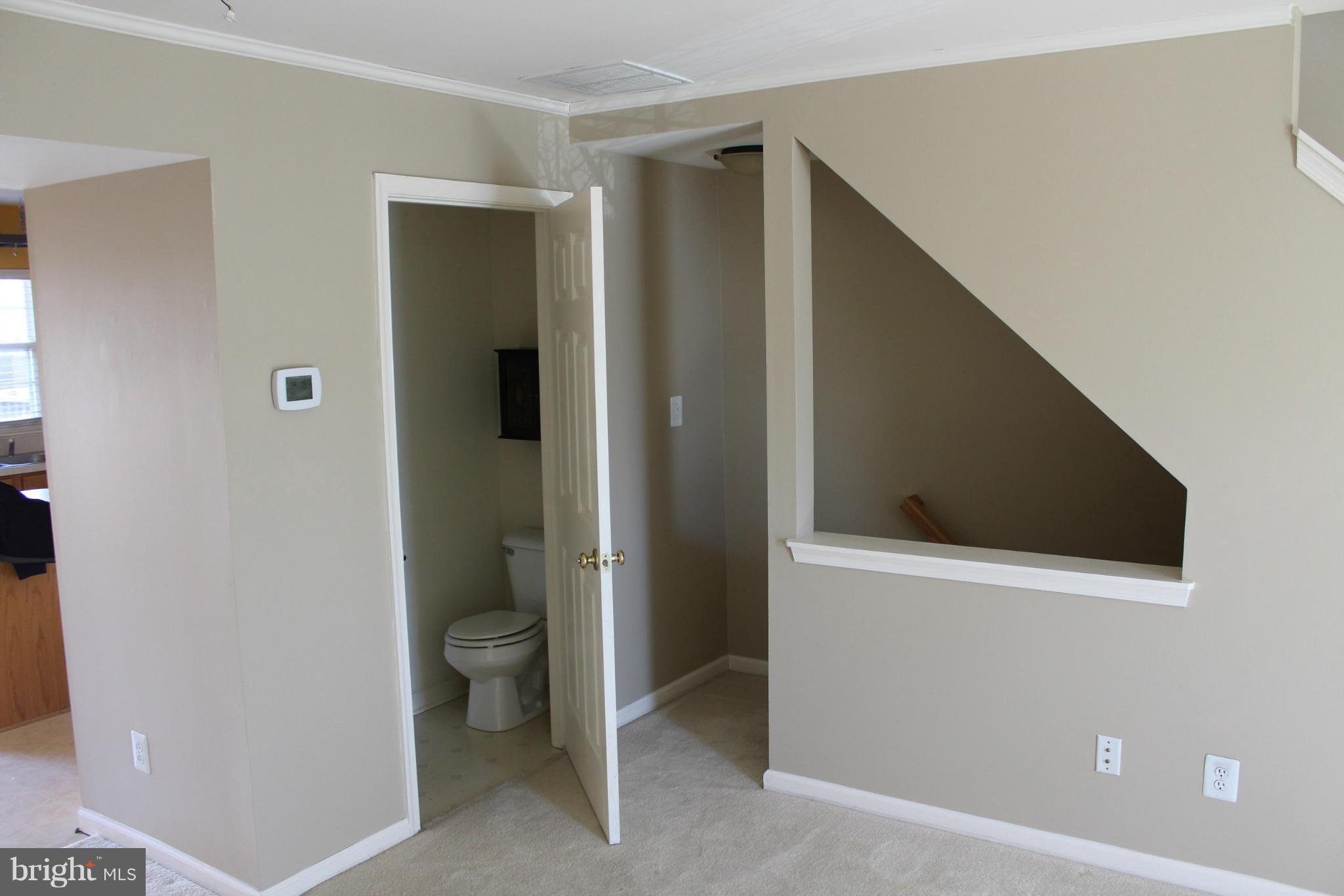 14152 Asher View Centreville, VA 20121 - Photo 7 of 14 Living Room