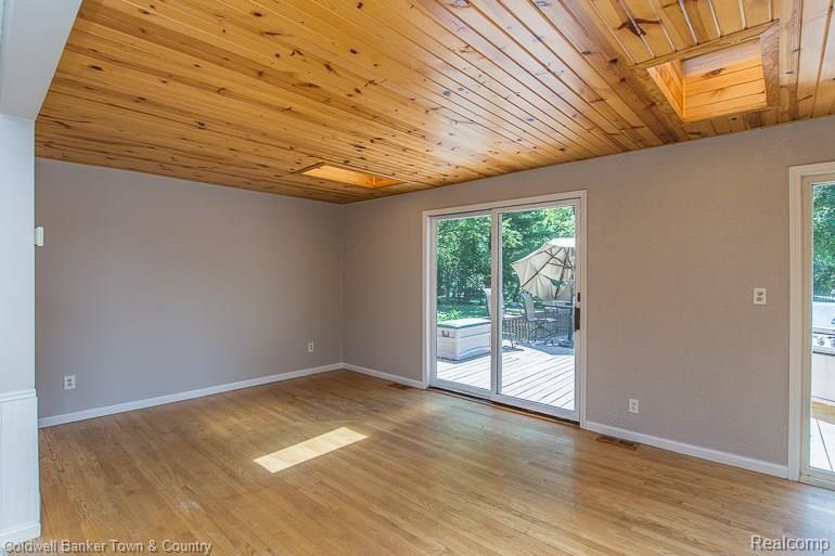 8412 Dean Road Fenton, MI 48430 - Photo 12 of 36 Dean Rd (32 of 43).jpg