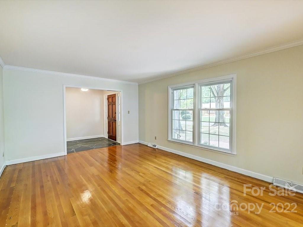 1013 Lansdowne Road Charlotte, NC 28270 - Photo 8 of 48 Gallery Image 8