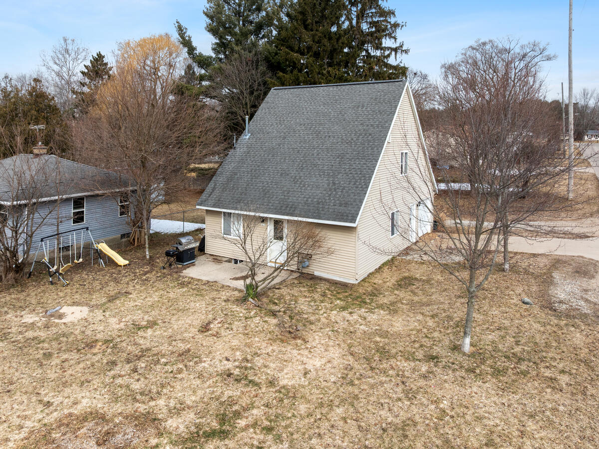 1395 4 Mile Road Northeast Grand Rapids, MI 49525 - Photo 5 of 31 1395-4-Mile_204