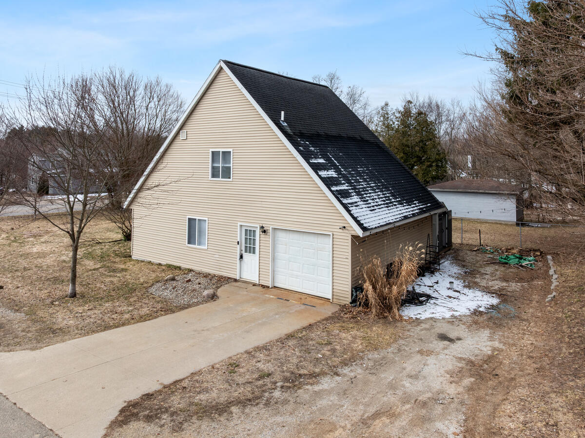 1395 4 Mile Road Northeast Grand Rapids, MI 49525 - Photo 6 of 31 1395-4-Mile_205