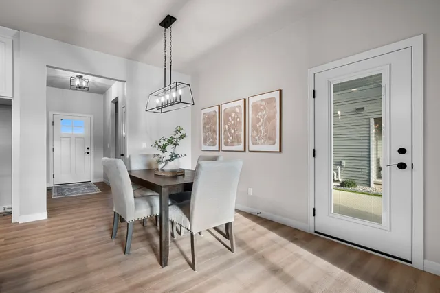 $509,900 | 2850 Elm Tree Hill, Howard, WI 54313