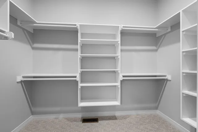 $509,900 | 2850 Elm Tree Hill, Howard, WI 54313