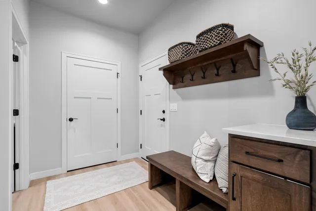 $509,900 | 2850 Elm Tree Hill, Howard, WI 54313