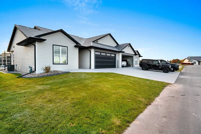 $509,900 | 2850 Elm Tree Hill, Howard, WI 54313